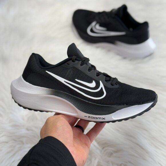 靴 24cm NIKE WMNS ZOOM FLY 5 DM8974-001(N Nike Women's Zoom Fly 5 Running Shoes 'Black' (DM8974-001